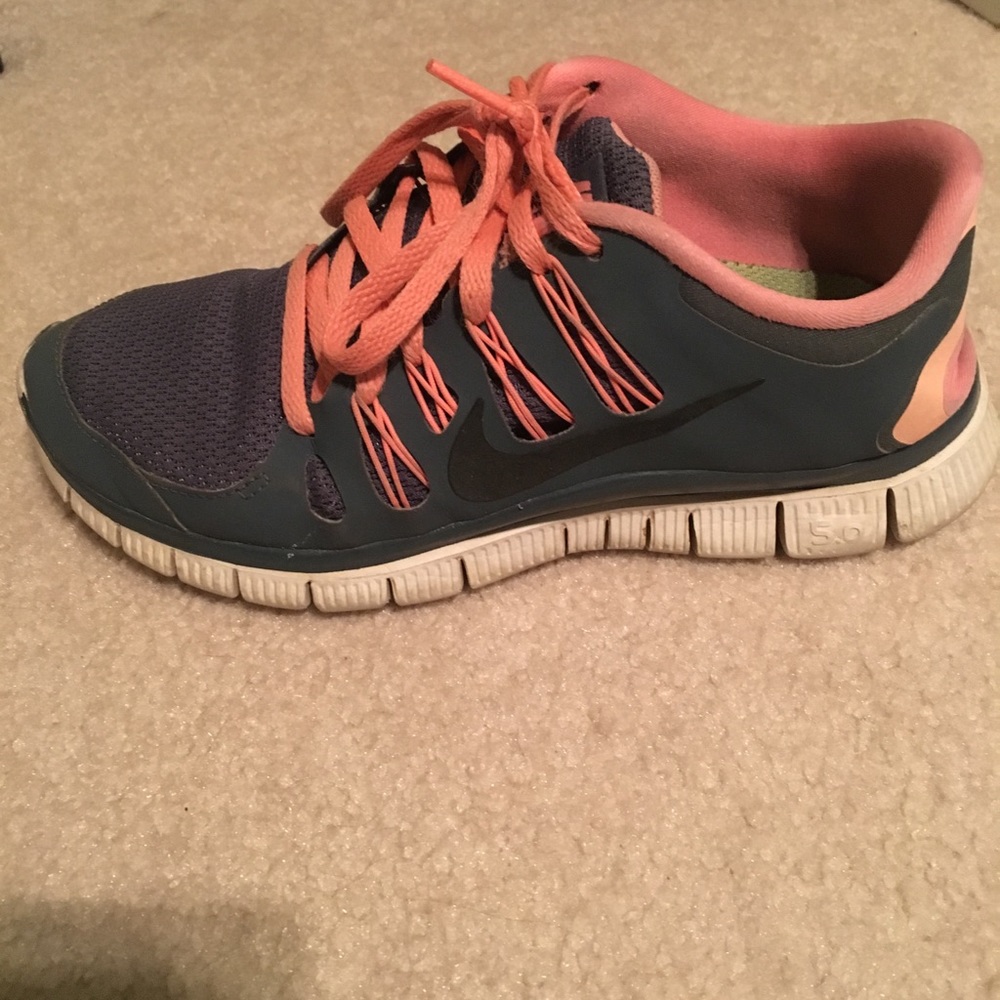 Nike Tennis Shoes